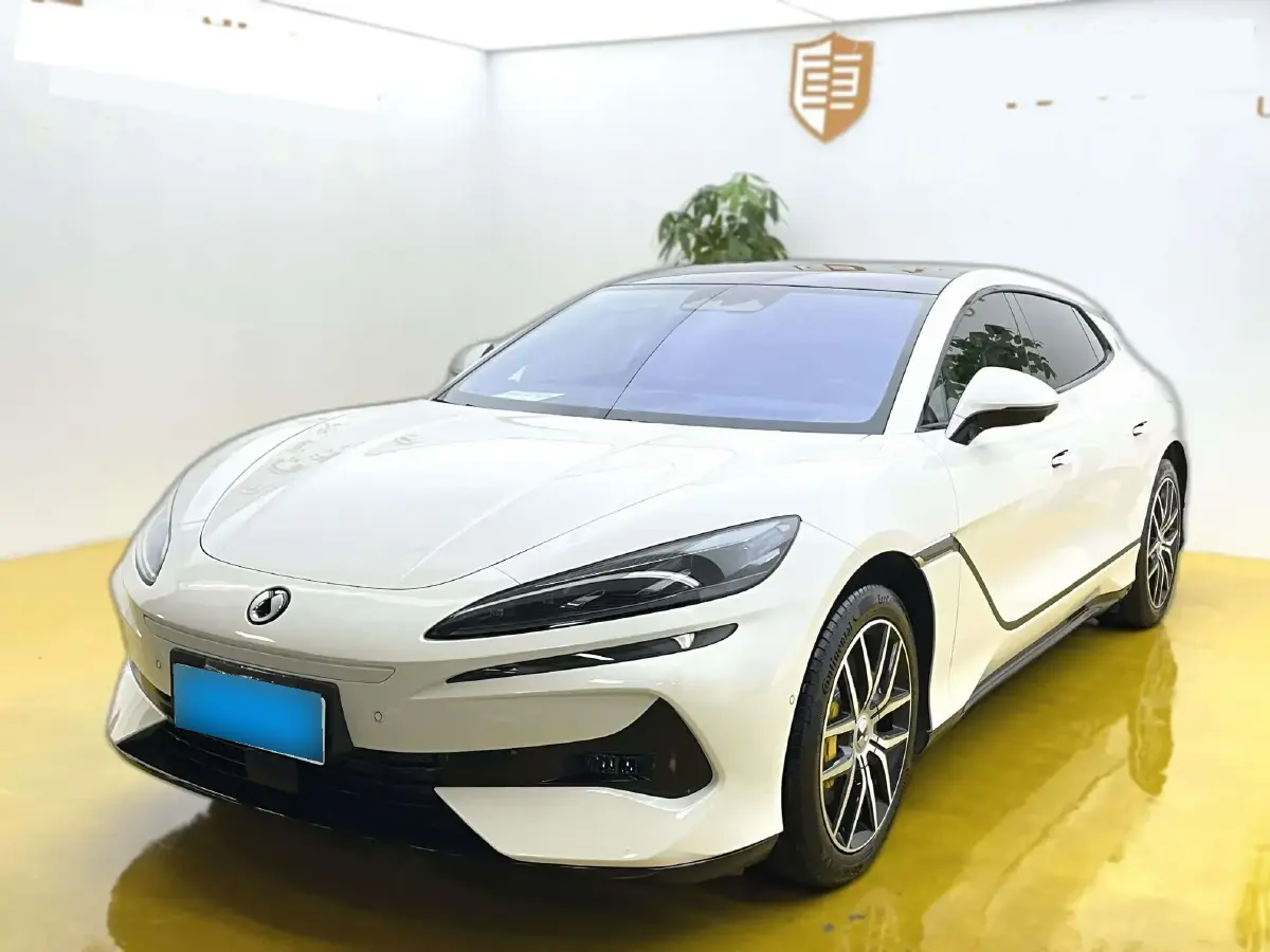 2024 Denza DenzaZ9GT 2.0T 207HP L4 E-CVT PHEV 38.5KWH