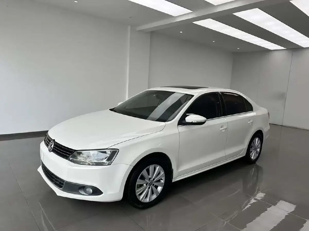 2014 Volkswagen Sagitar 1.6L 105HP L4 6AT