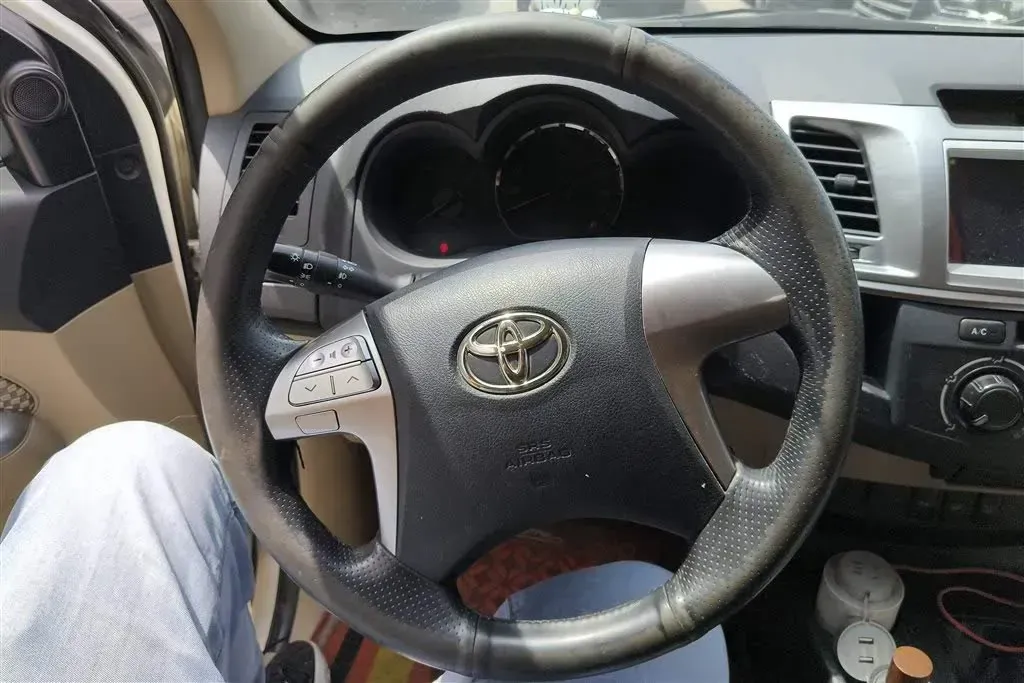 2015 Toyota Fortuner 2.7L 159HP L4 4AT,autocango,china used car exporter,china ev exporter,chinese used car exporter,chinese used ev exporter