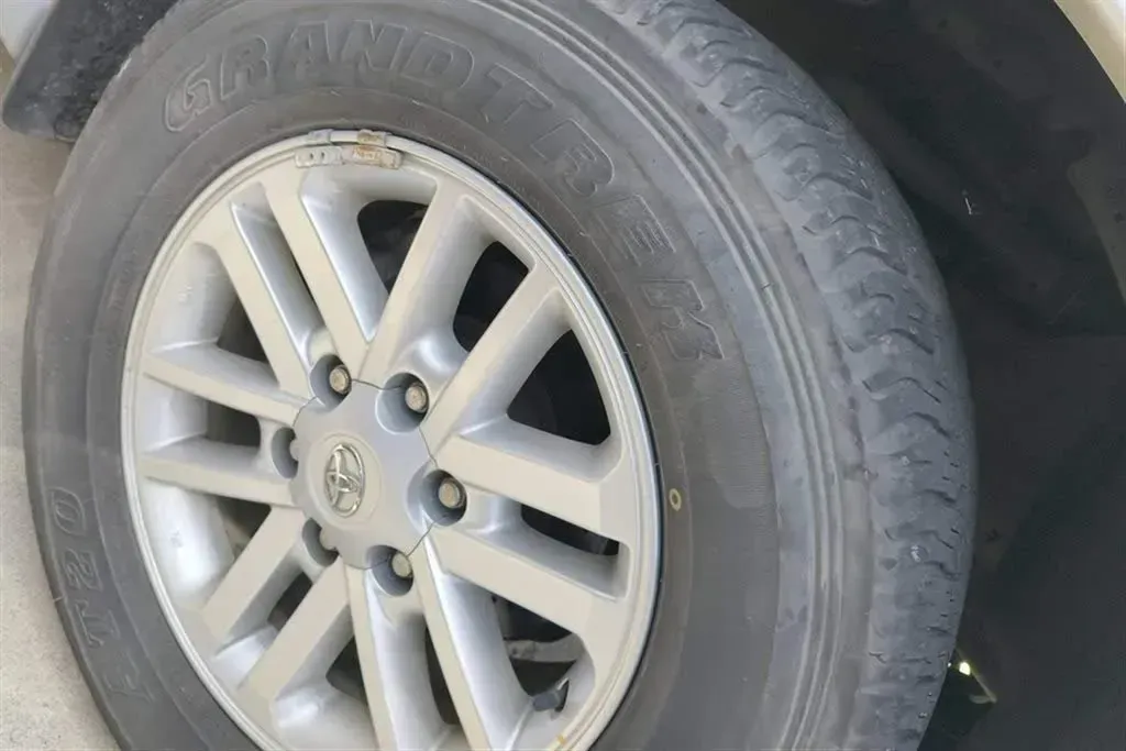 2015 Toyota Fortuner 2.7L 159HP L4 4AT,autocango,china used car exporter,china ev exporter,chinese used car exporter,chinese used ev exporter