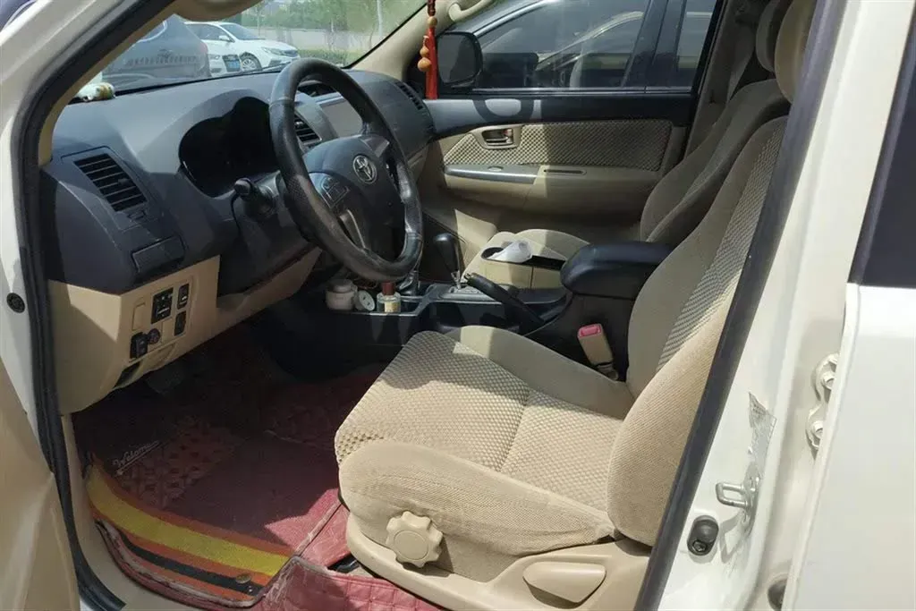 2015 Toyota Fortuner 2.7L 159HP L4 4AT,autocango,china used car exporter,china ev exporter,chinese used car exporter,chinese used ev exporter