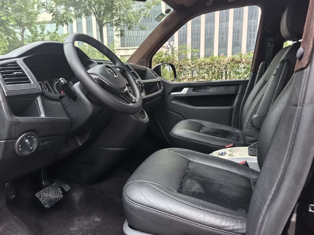 2018 Volkswagen Caravelle 2.0T 204HP L4 7DCT,autocango,china used car exporter,china ev exporter,chinese used car exporter,chinese used ev exporter