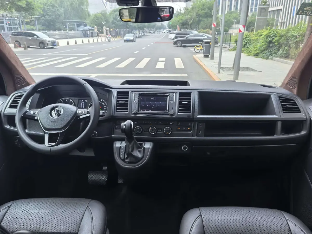 2018 Volkswagen Caravelle 2.0T 204HP L4 7DCT,autocango,china used car exporter,china ev exporter,chinese used car exporter,chinese used ev exporter