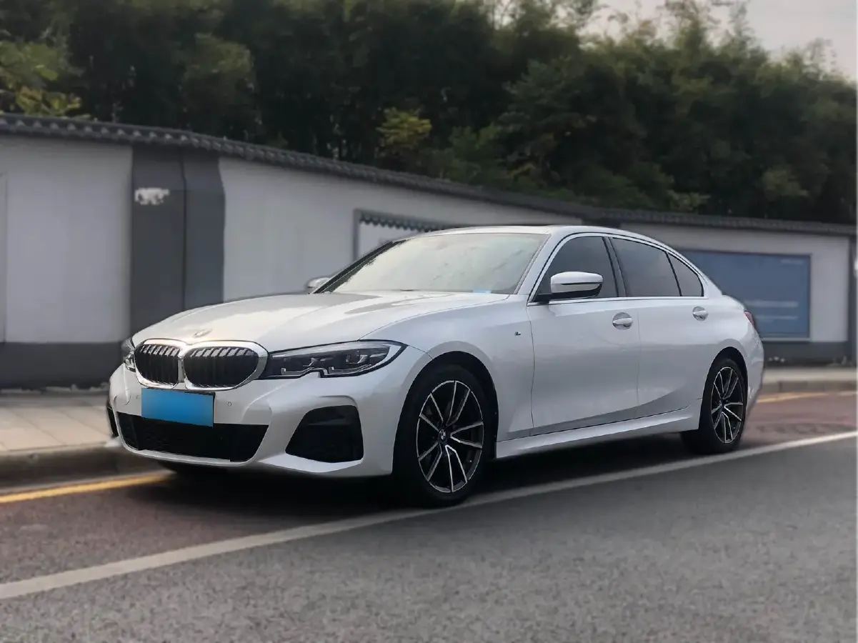 2021 BMW 3 Series 2.0T 156HP L4 8AT
