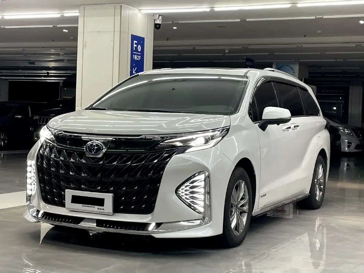 2024 Toyota Sienna 2.5L 189HP L4 E-CVT Hybrid