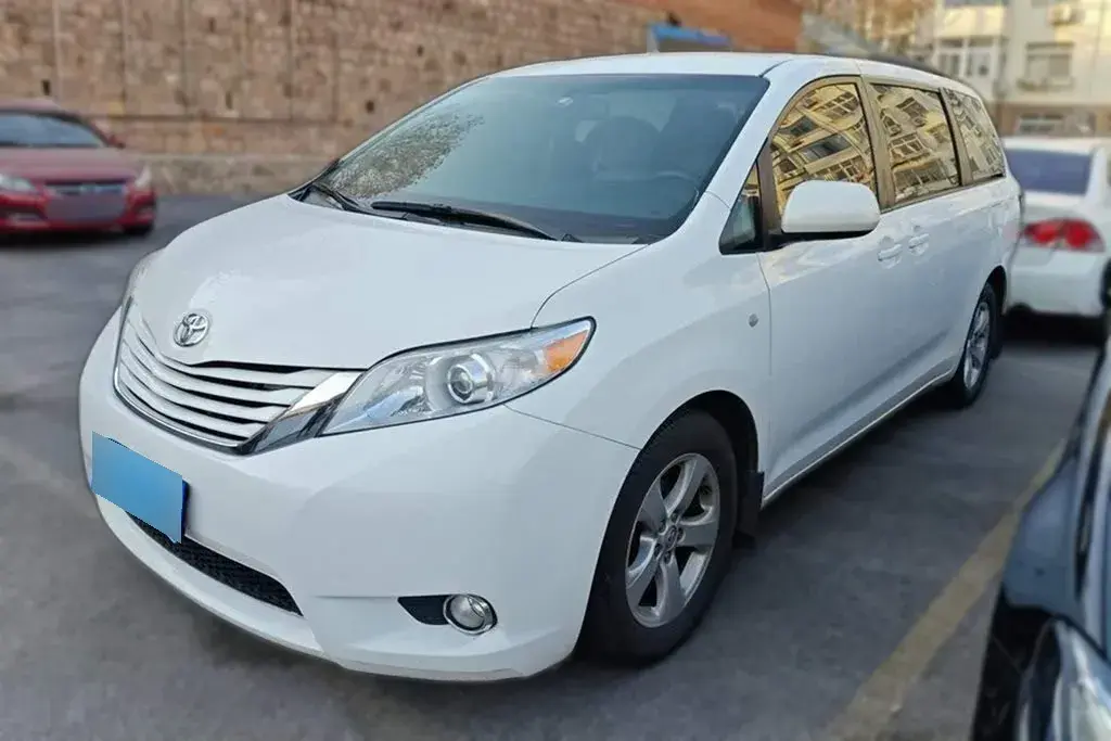 2005 Toyota Sienna 3.3L 230HP V6 5AT