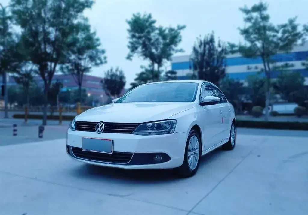 2014 Volkswagen Sagitar 1.6L 105HP L4 6AT