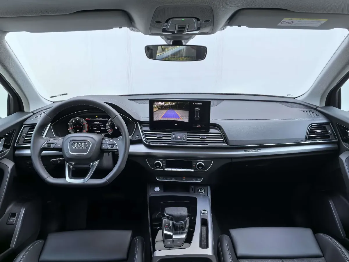 2025 Audi Q5L 2.0T 190HP L4 7DCT,autocango,china used car exporter,china ev exporter,chinese used car exporter,chinese used ev exporter