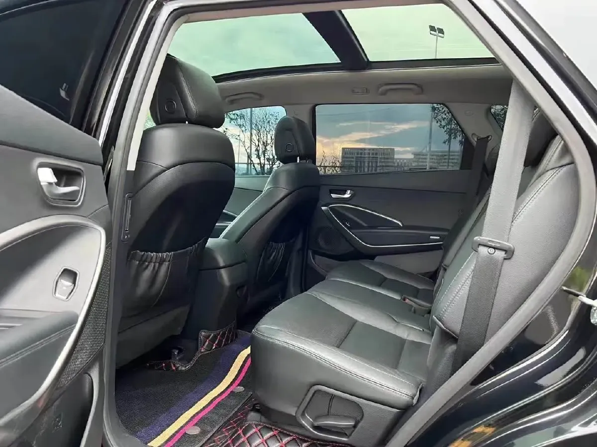 2013 Hyundai Grand SantaFe 3.0L 264HP V6 6AT,autocango,china used car exporter,china ev exporter,chinese used car exporter,chinese used ev exporter