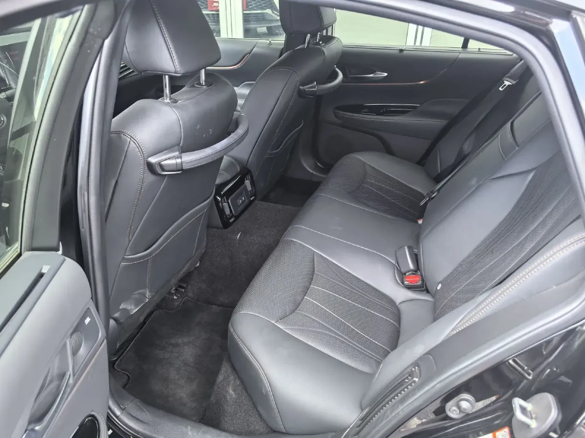 2023 Toyota Mirai,autocango,china used car exporter,china ev exporter,chinese used car exporter,chinese used ev exporter