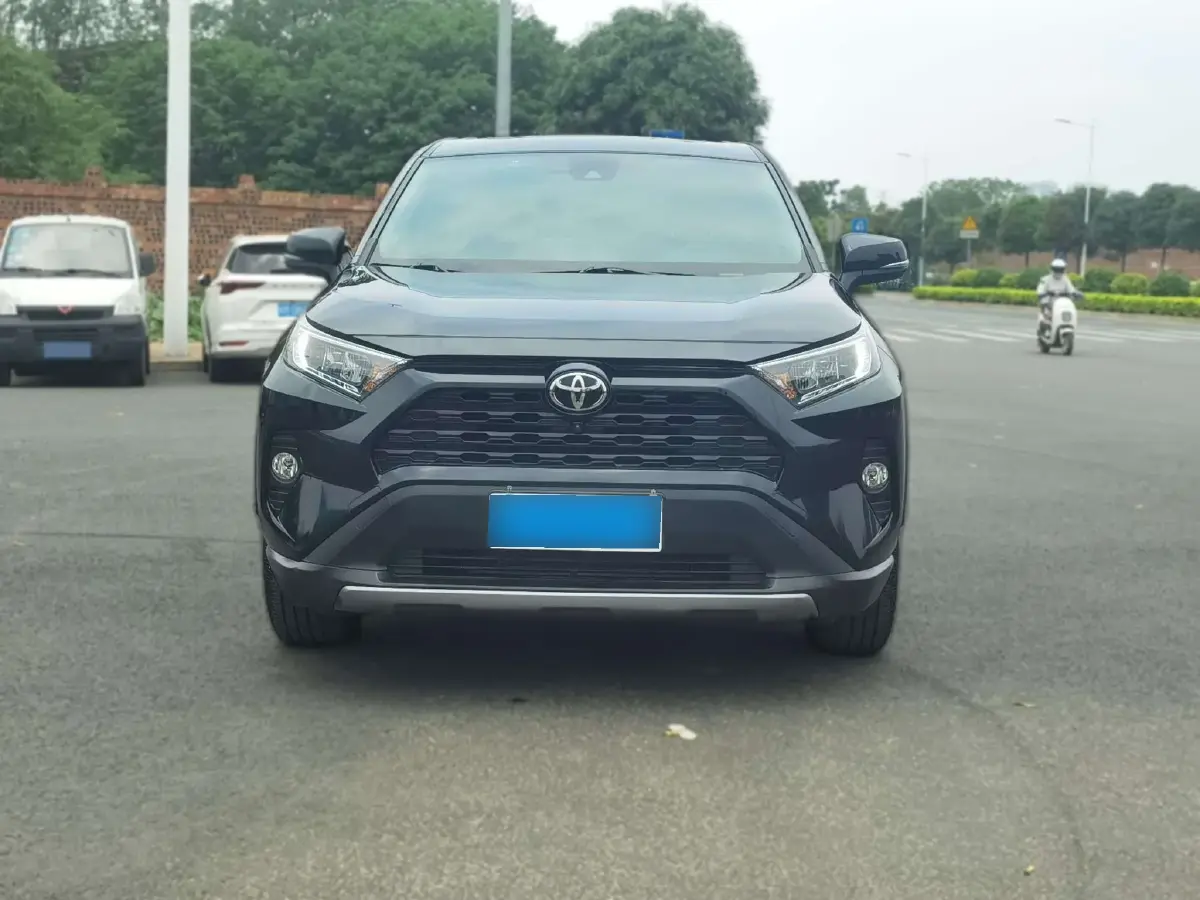 2020 Toyota RAV4 2.0L 171HP L4 CVT