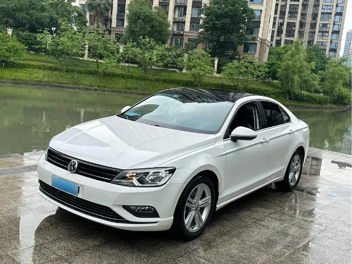 2015 Volkswagen Lamando 1.4T 150HP L4 7DCT