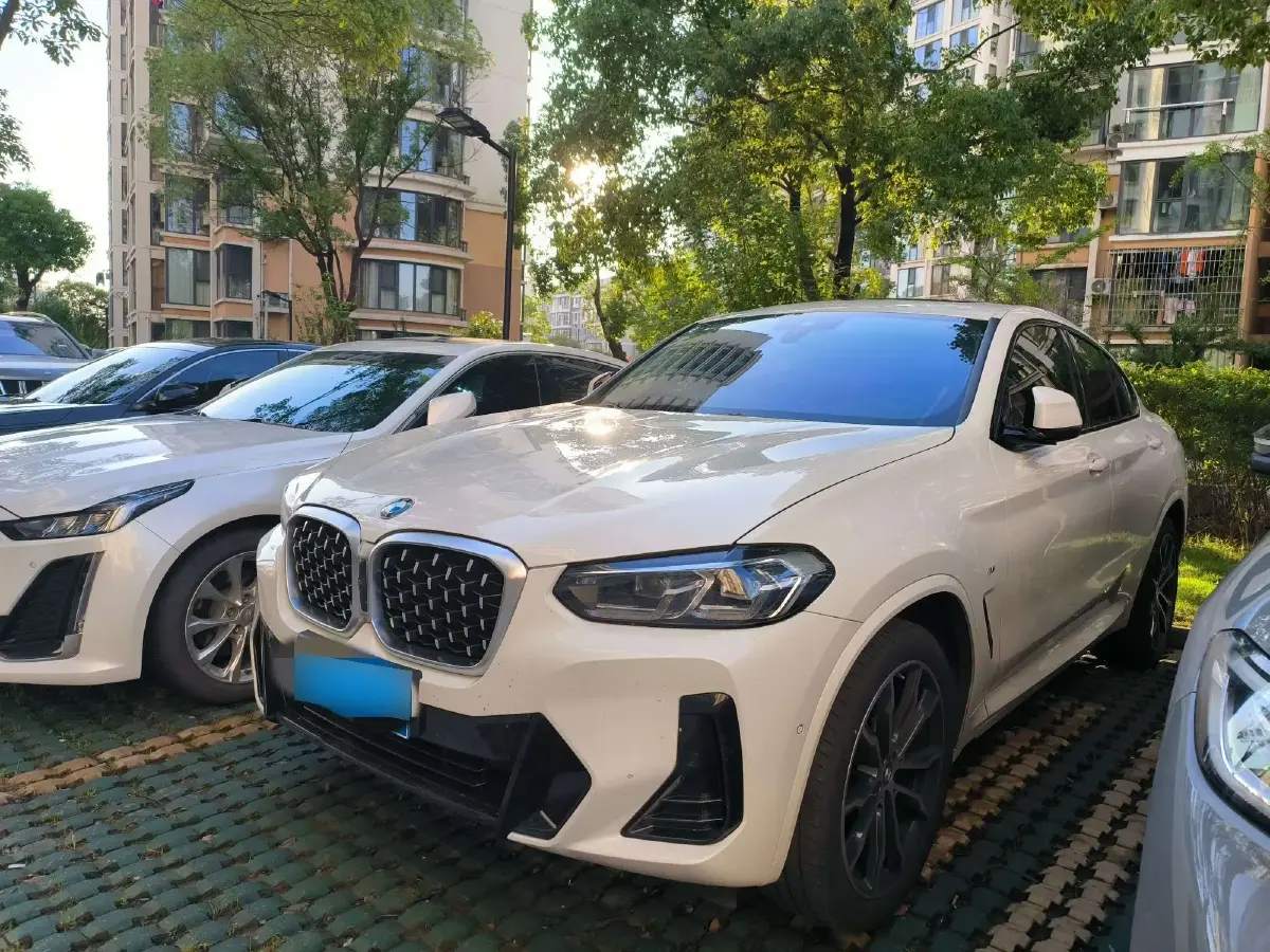 2022 BMW X4 2.0T 245HP L4 8AT