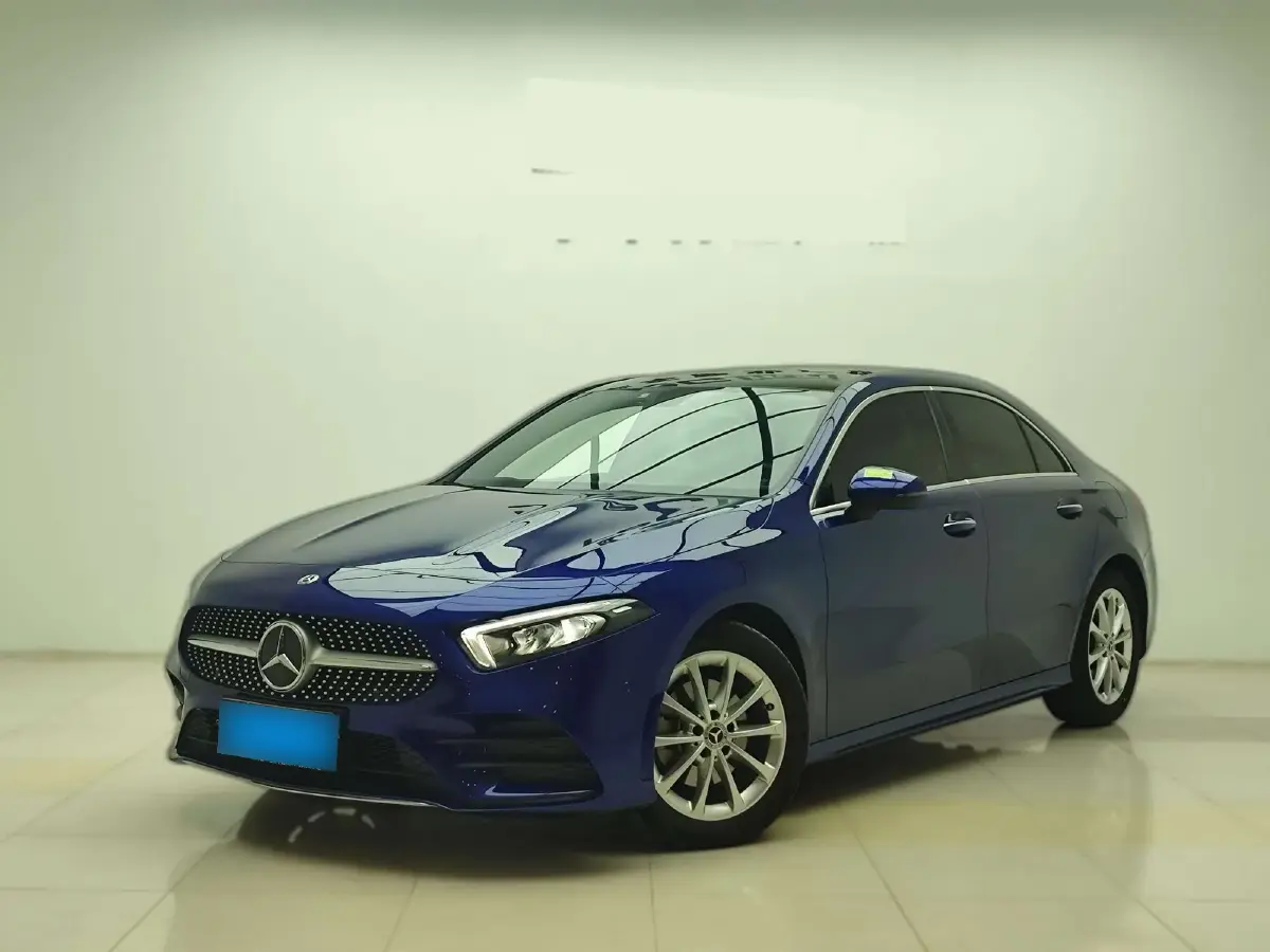 2020 Mercedes-Benz A Class 1.3T 163HP L4 7DCT