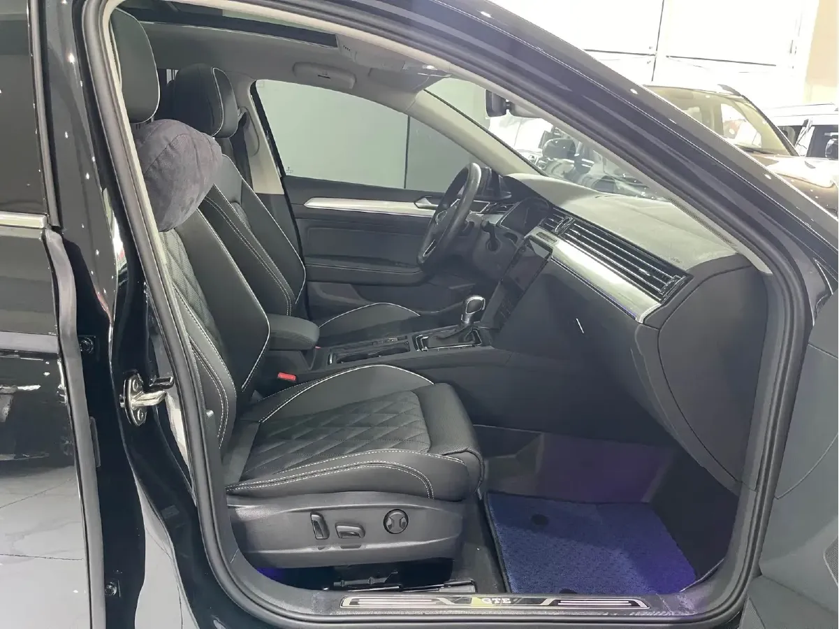 2022 Volkswagen Magotan GTE 1.4T 150HP L4 6DCT PHEV 13KWH,autocango,china used car exporter,china ev exporter,chinese used car exporter,chinese used ev exporter