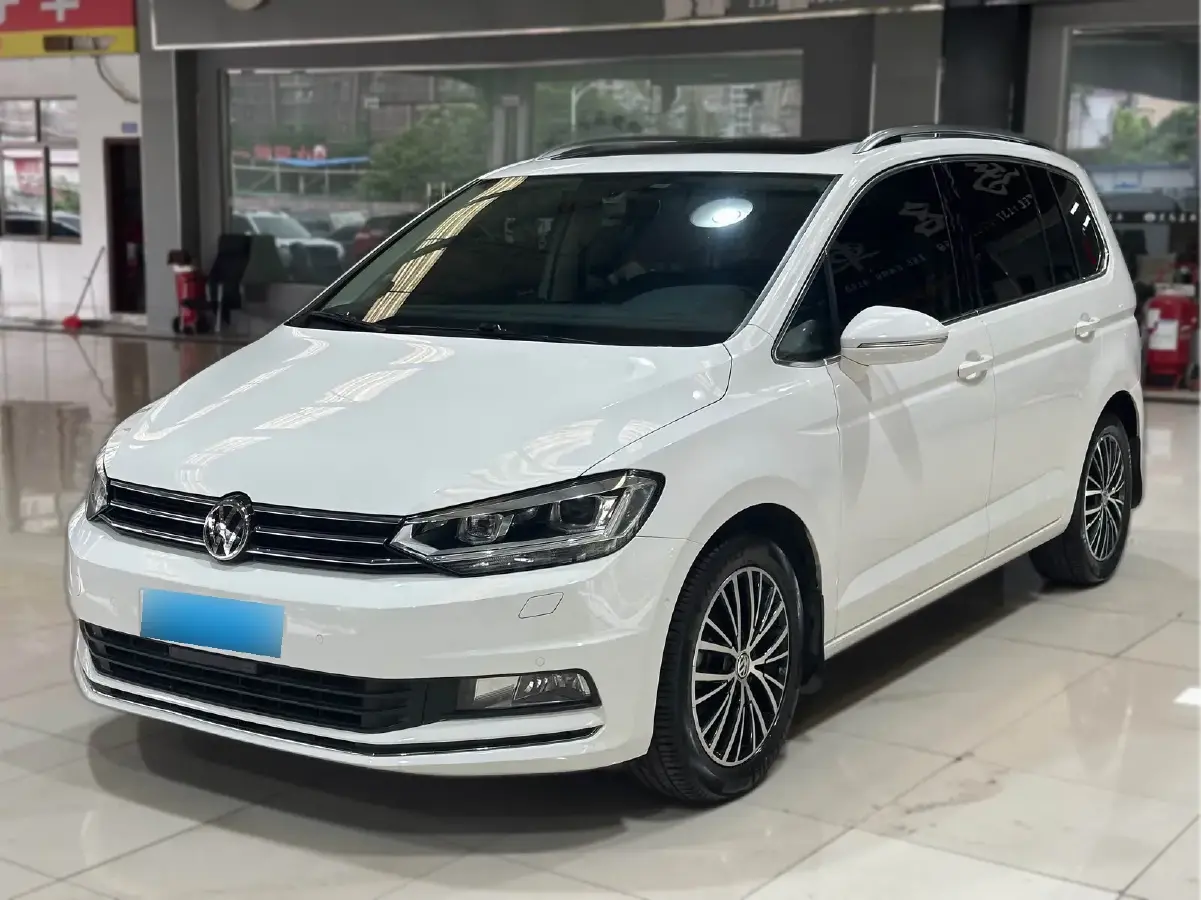 2016 Volkswagen Touran 1.8T 180HP L4 7DCT