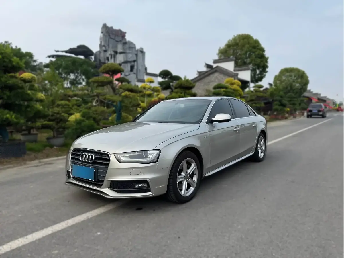 2015 Audi A4L 2.0T 224HP L4 7DCT