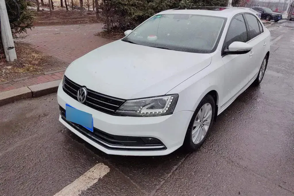 2015 Volkswagen Sagitar 1.4T 131HP L4 7DCT