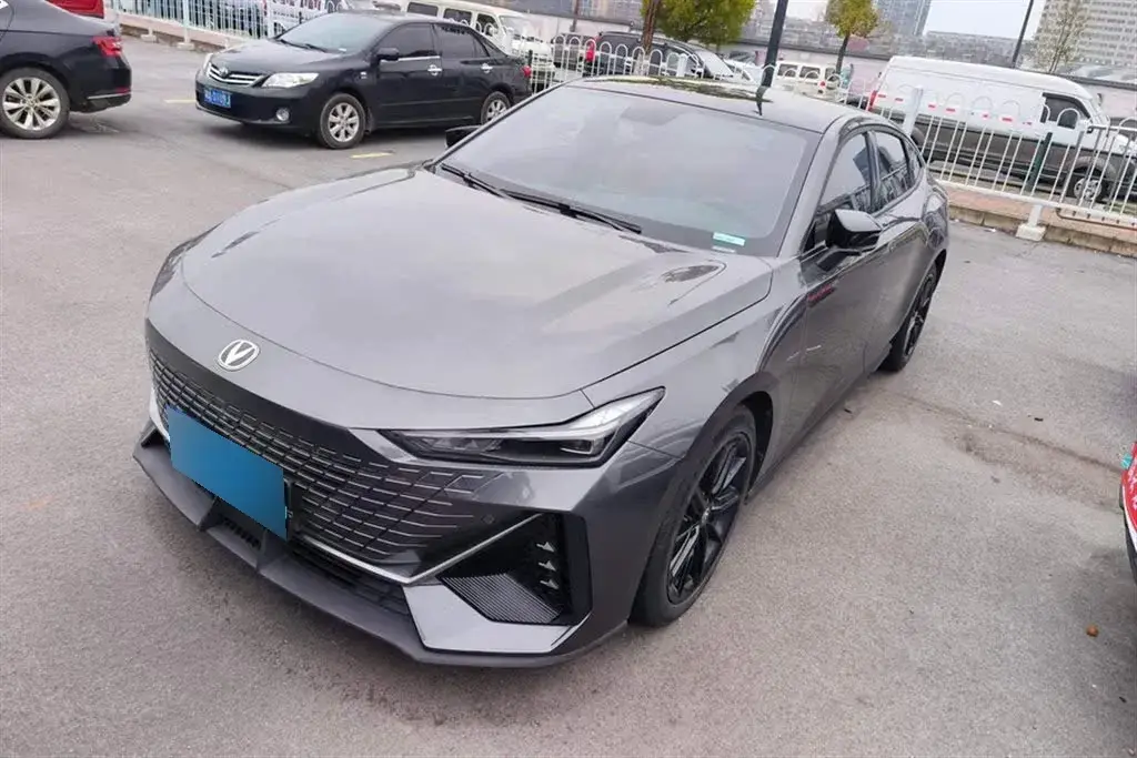 2022 ChangAn UNI-V 1.5T 188HP L4 7DCT