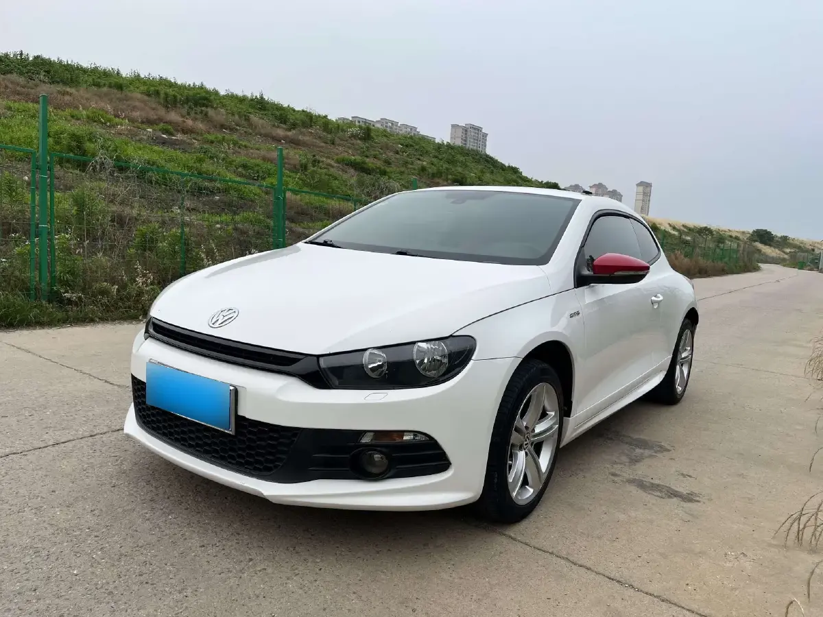 2015 Volkswagen Scirocco 1.4T 160HP L4 7DCT