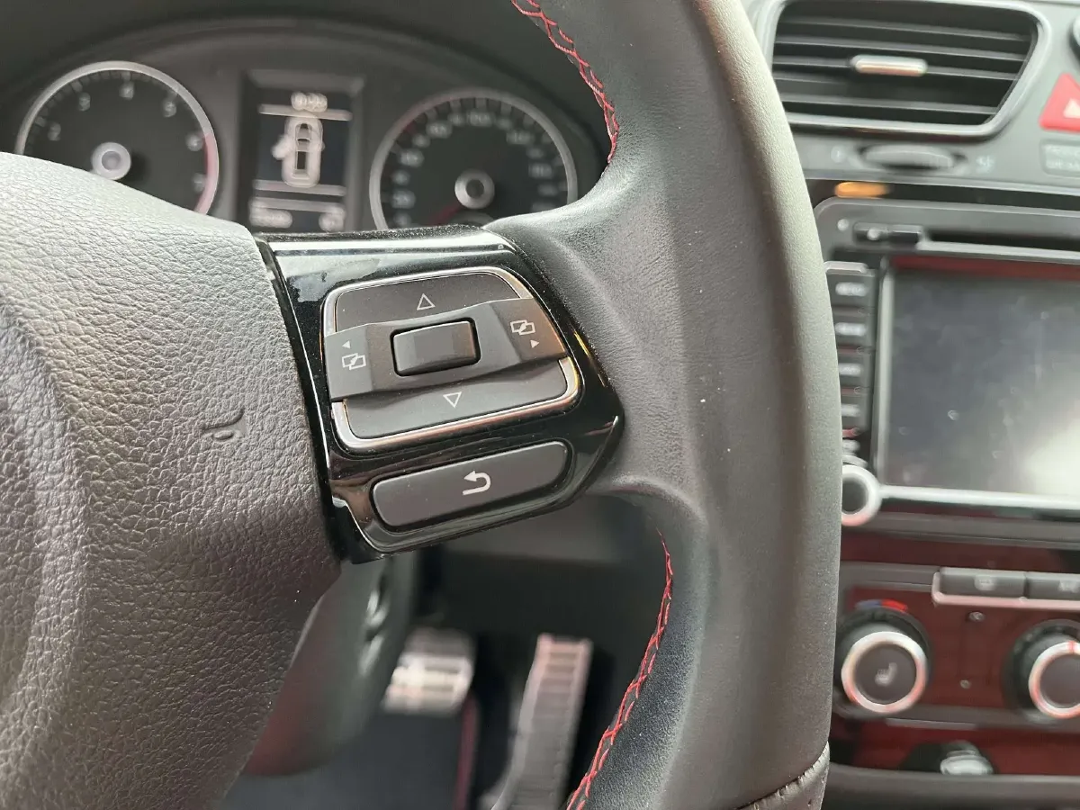 2015 Volkswagen Scirocco 1.4T 160HP L4 7DCT,autocango,china used car exporter,china ev exporter,chinese used car exporter,chinese used ev exporter