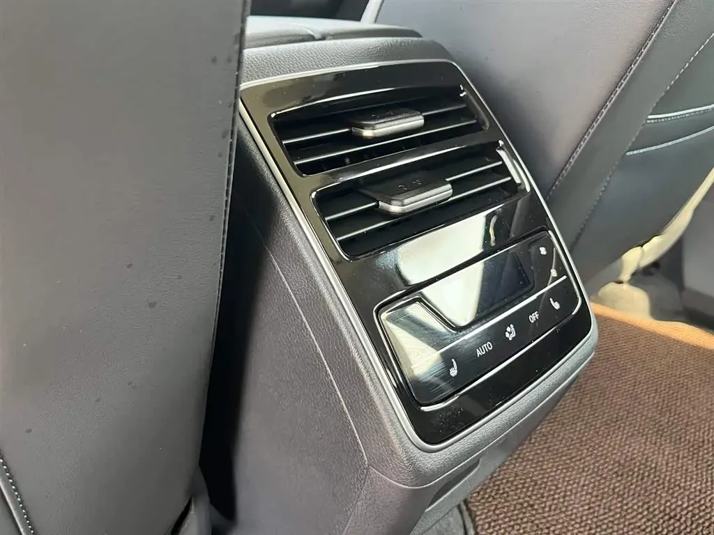 2024 Volkswagen ID.7 Vizzion BEV 84.8KWH,autocango,china used car exporter,china ev exporter,chinese used car exporter,chinese used ev exporter