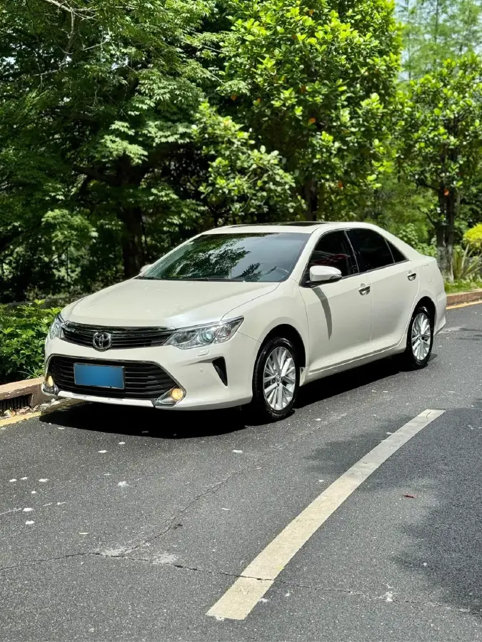 2015 Toyota Camry 2.5L 184HP L4 6AT