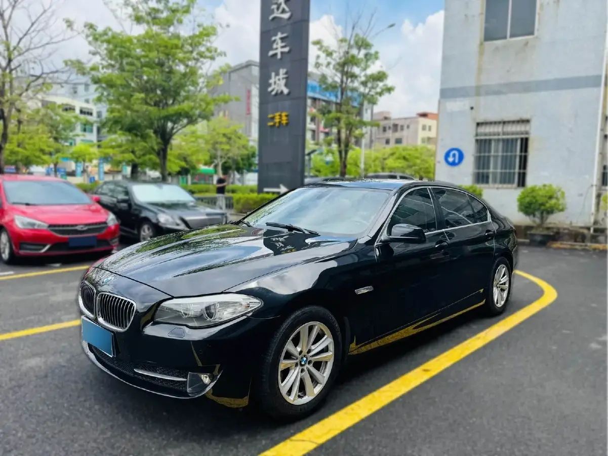 2011 BMW 5 Series 2.5L 177HP L6 8AT