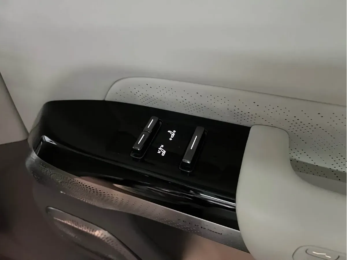 2025 Zeekr 7X BEV 75KWH,autocango,china used car exporter,china ev exporter,chinese used car exporter,chinese used ev exporter