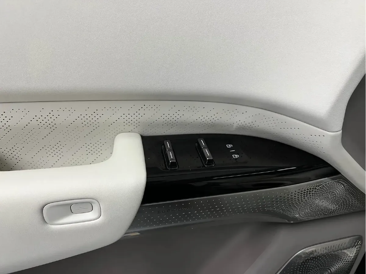 2025 Zeekr 7X BEV 75KWH,autocango,china used car exporter,china ev exporter,chinese used car exporter,chinese used ev exporter