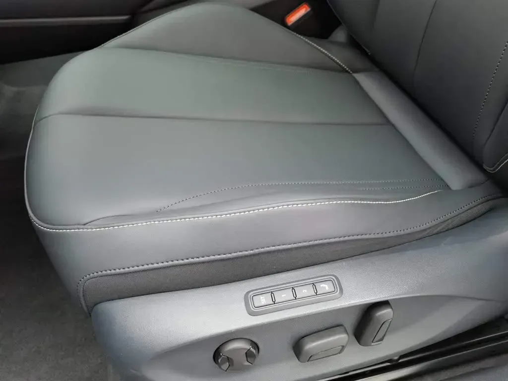 2024 Volkswagen ID.UNYX 06 BEV 82.4KWH,autocango,china used car exporter,china ev exporter,chinese used car exporter,chinese used ev exporter