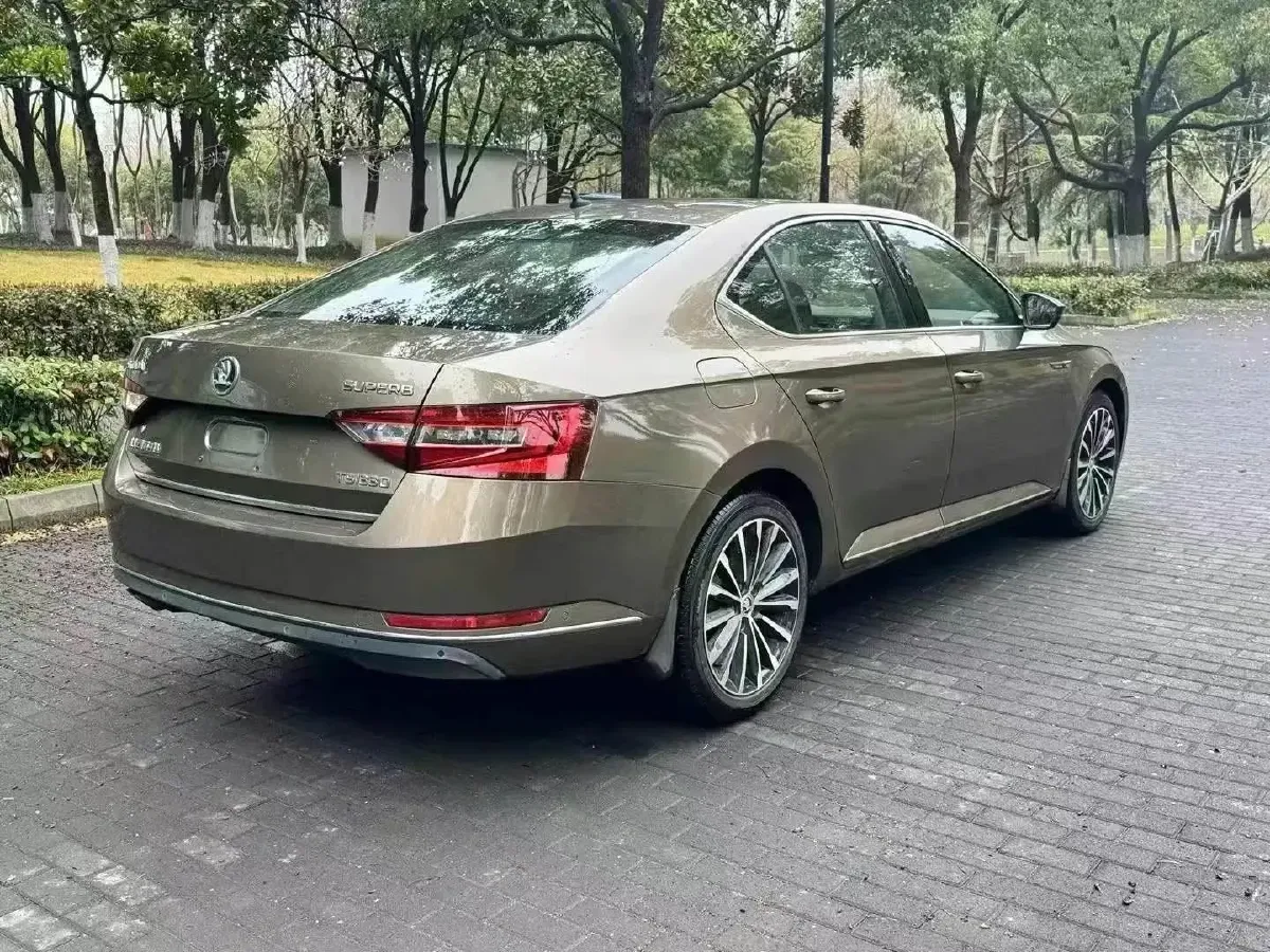 2016 Skoda Superb 1.8T 180HP L4 7DCT,autocango,china used car exporter,china ev exporter,chinese used car exporter,chinese used ev exporter