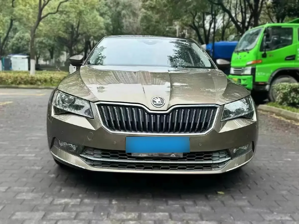 2016 Skoda Superb 1.8T 180HP L4 7DCT,autocango,china used car exporter,china ev exporter,chinese used car exporter,chinese used ev exporter