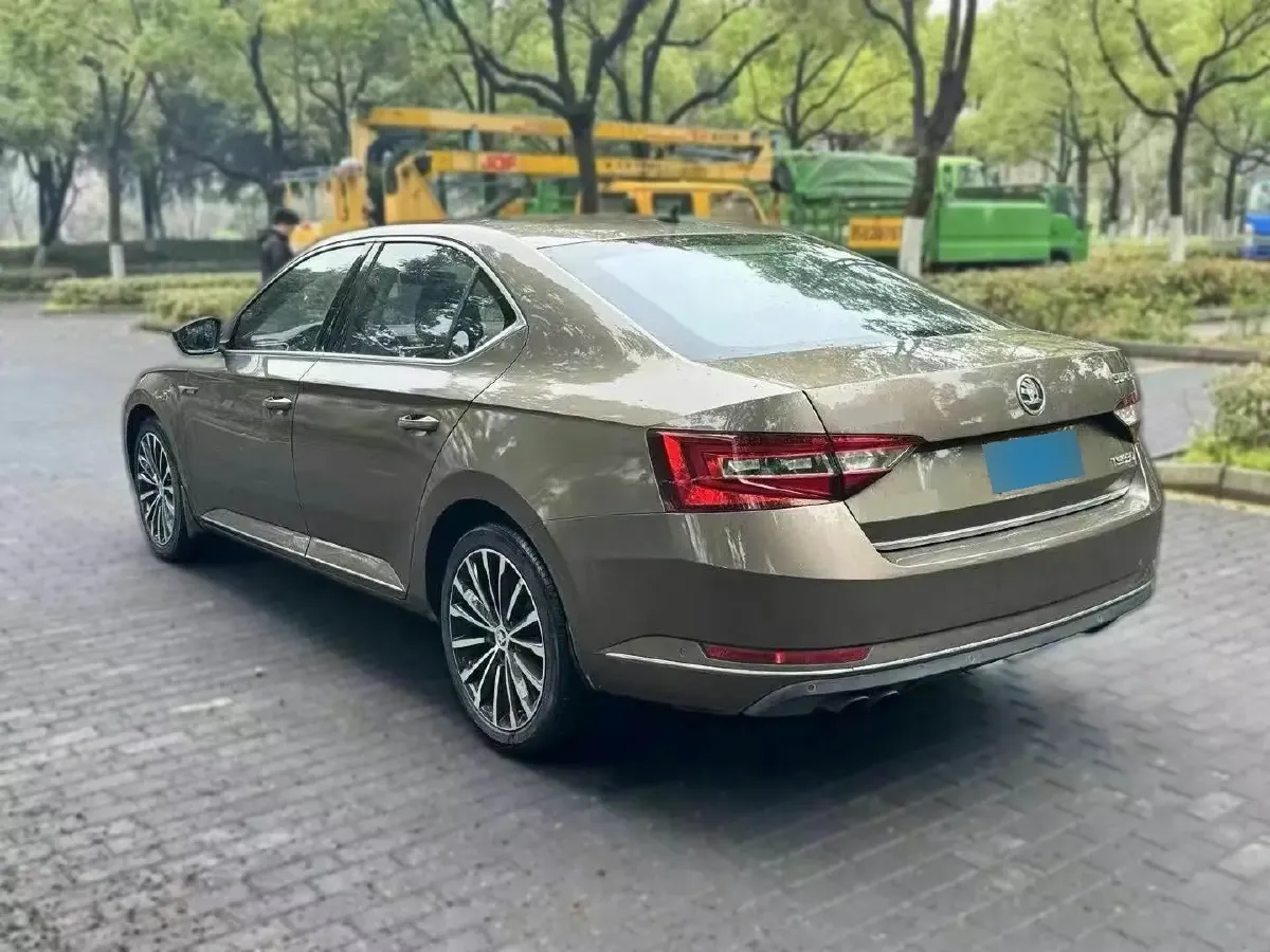 2016 Skoda Superb 1.8T 180HP L4 7DCT,autocango,china used car exporter,china ev exporter,chinese used car exporter,chinese used ev exporter
