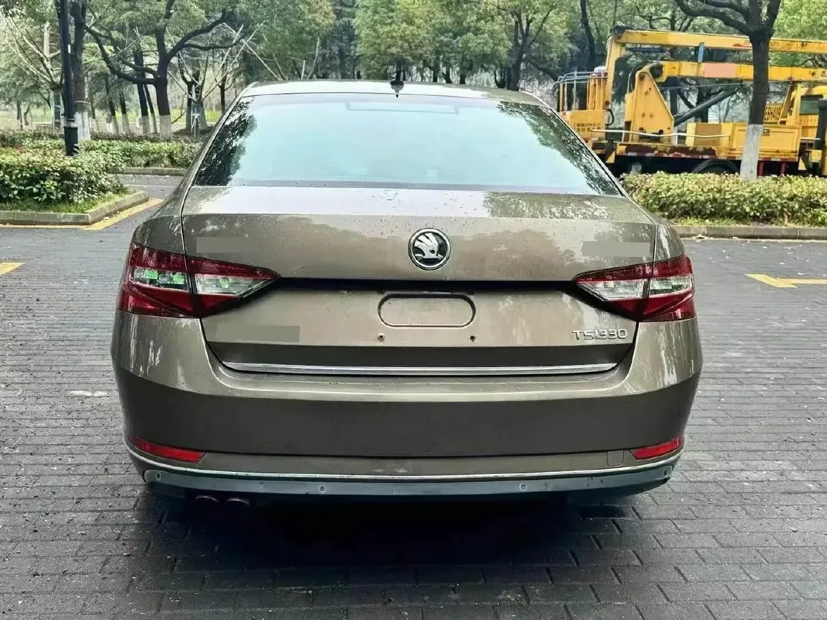 2016 Skoda Superb 1.8T 180HP L4 7DCT,autocango,china used car exporter,china ev exporter,chinese used car exporter,chinese used ev exporter