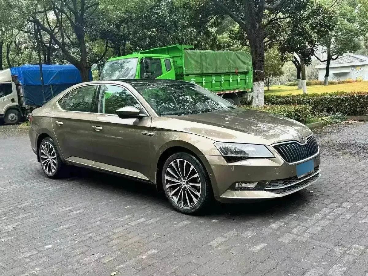 2016 Skoda Superb 1.8T 180HP L4 7DCT,autocango,china used car exporter,china ev exporter,chinese used car exporter,chinese used ev exporter
