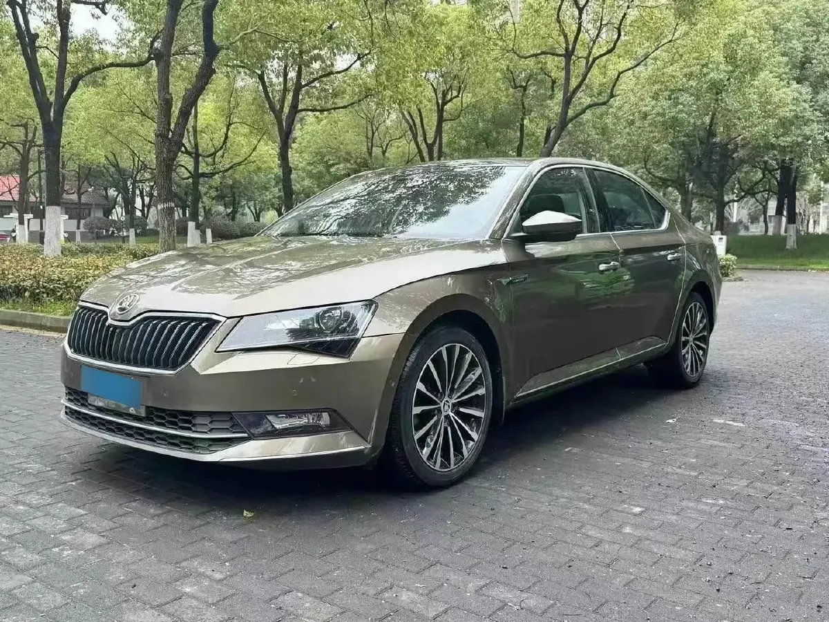 2016 Skoda Superb 1.8T 180HP L4 7DCT,autocango,china used car exporter,china ev exporter,chinese used car exporter,chinese used ev exporter