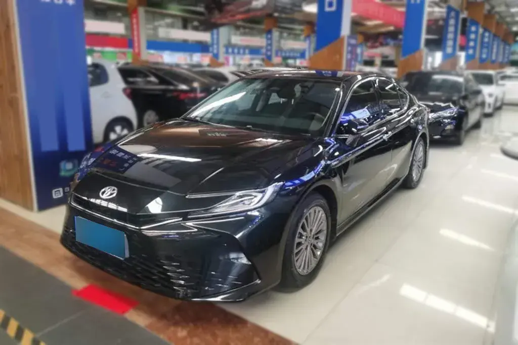 2024 Toyota Camry 2.0L 152HP L4 E-CVT Hybrid