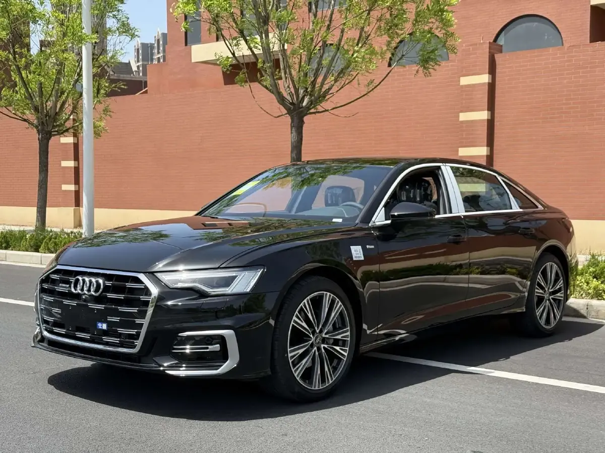 2025 Audi A6L 2.0T 245HP L4 7DCT