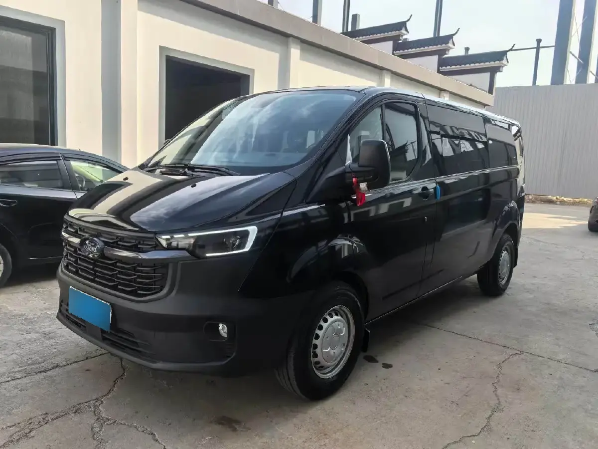 2023 Ford Transit 2.0T 143HP L4 5MT