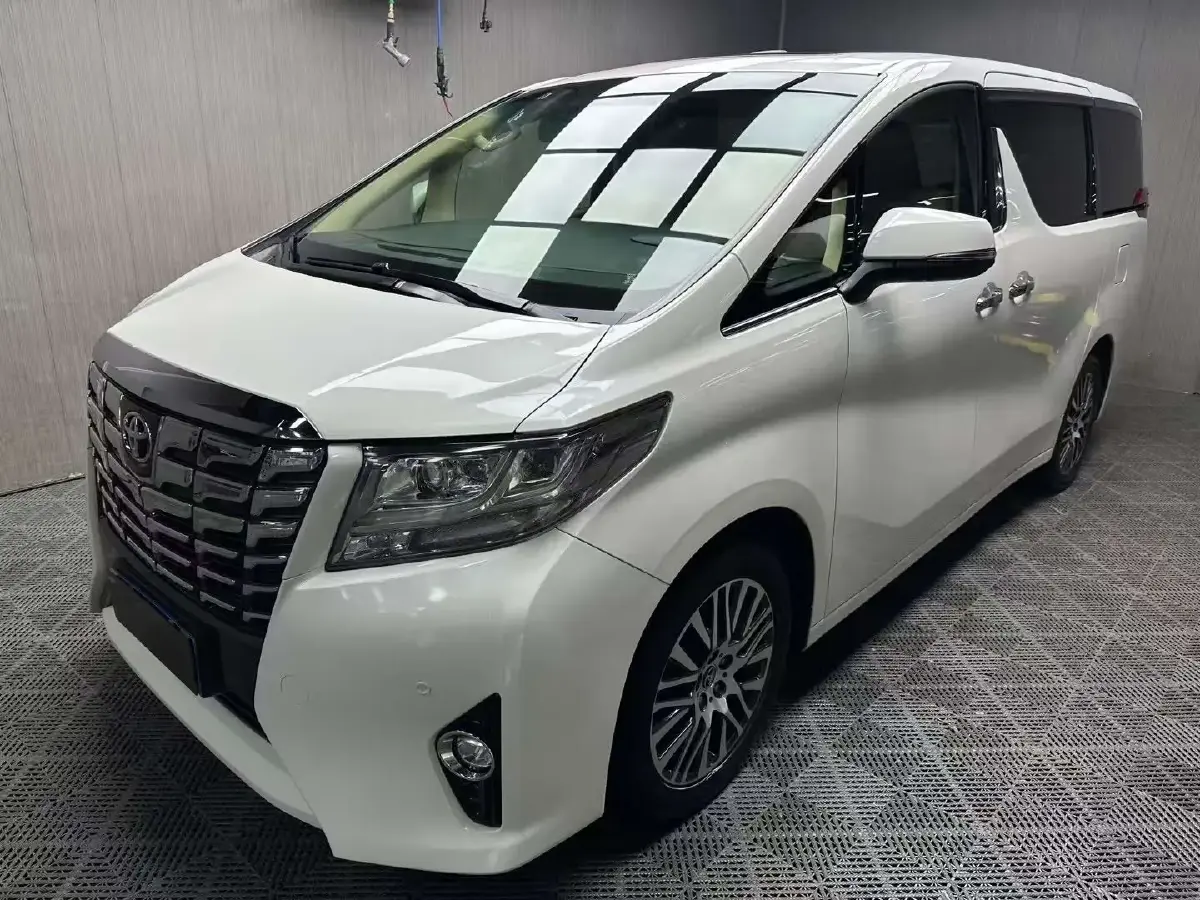 2015 Toyota Alphard 3.5L 275HP V6 6AT