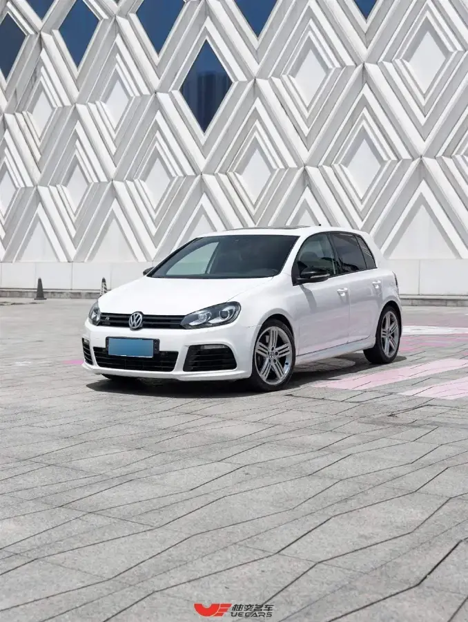 2011 Volkswagen Golf 2.0T 256HP L4 6DCT