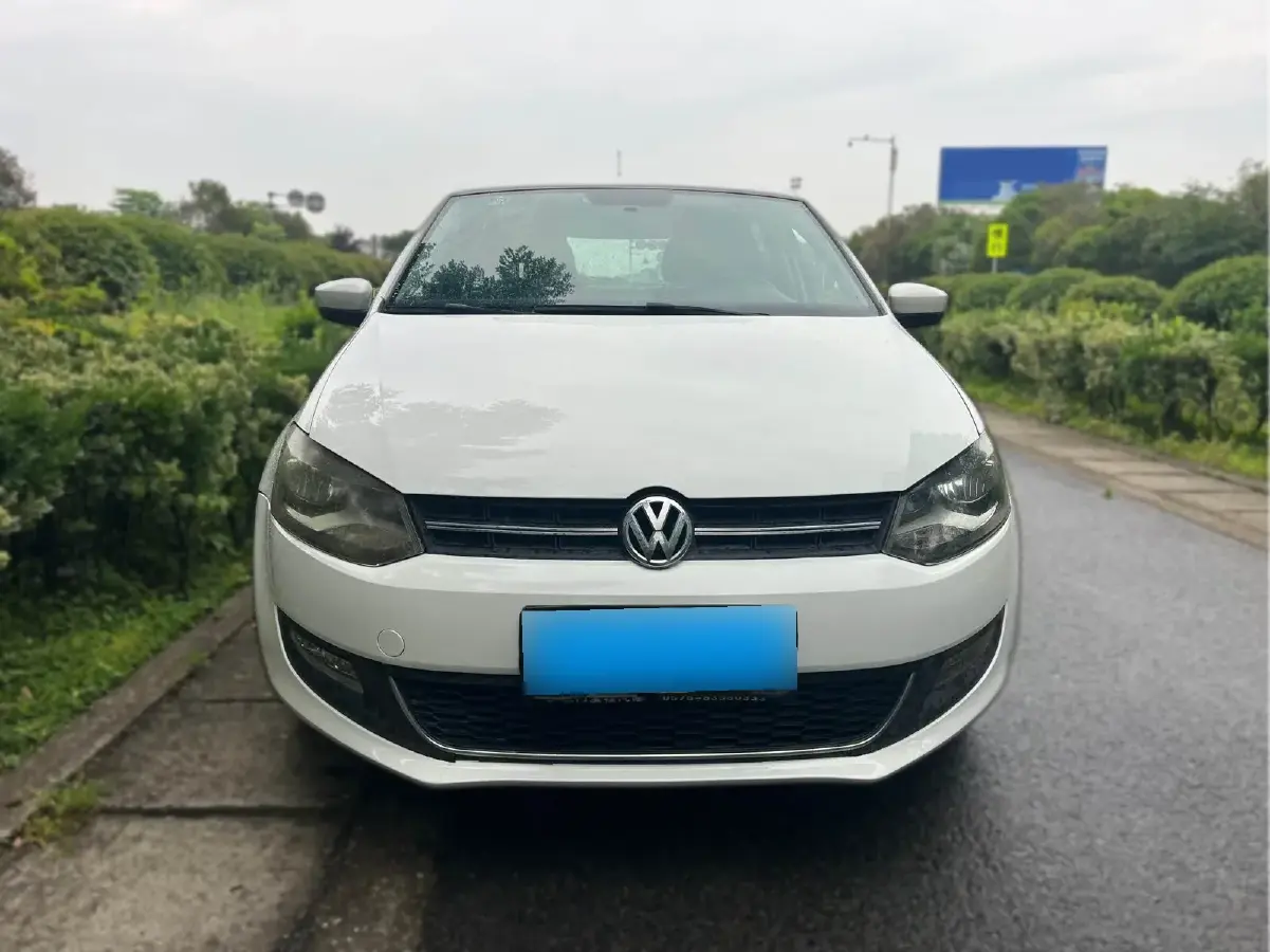 2013 Volkswagen Polo 1.4L 86HP L4 5MT
