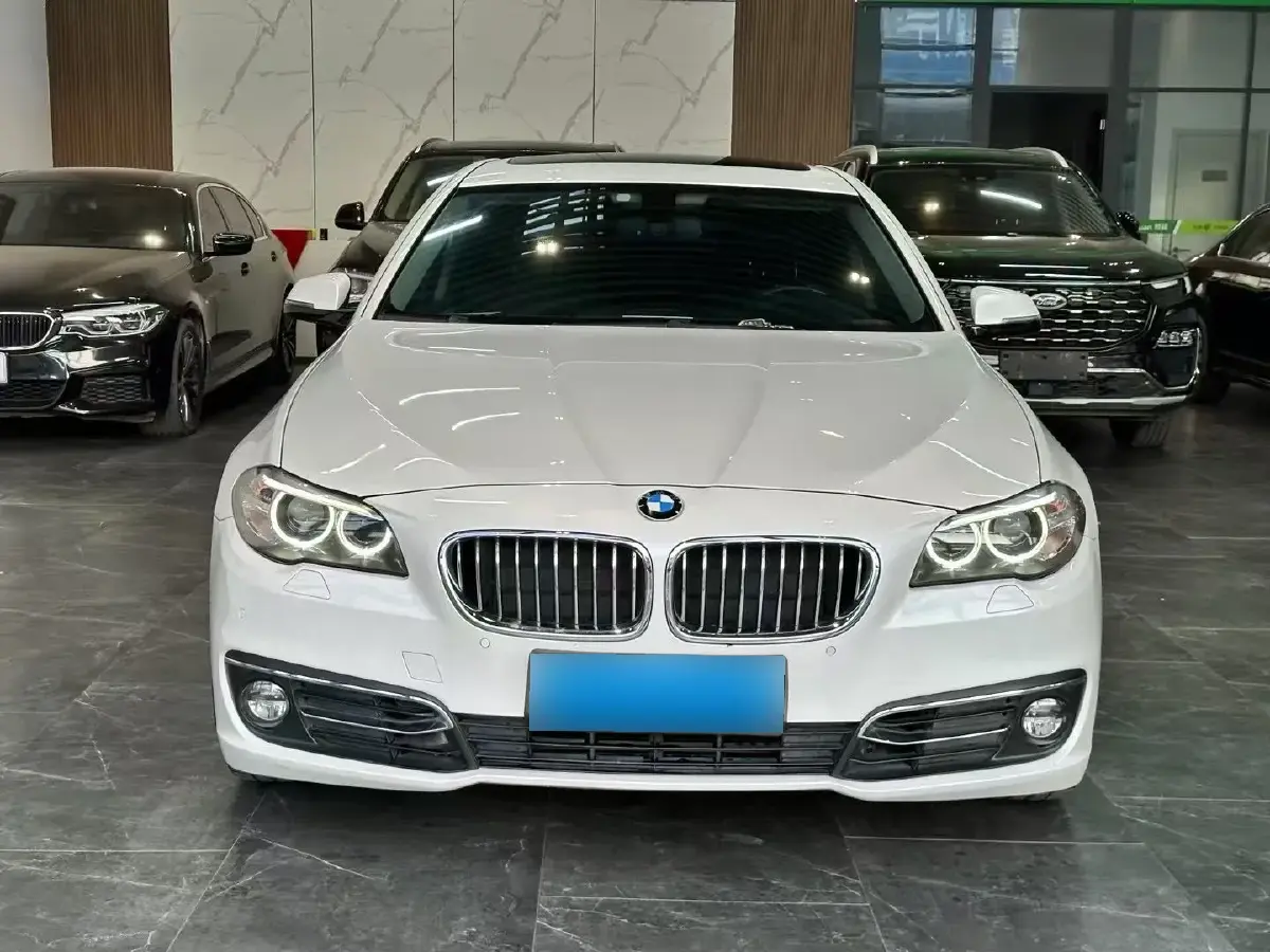 2014 BMW 5 Series 2.0T 218HP L4 8AT