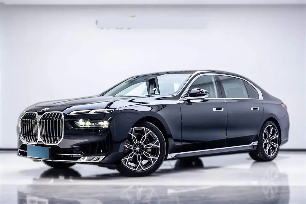 2023 BMW 7 Series 3.0T 272HP L6 8AT