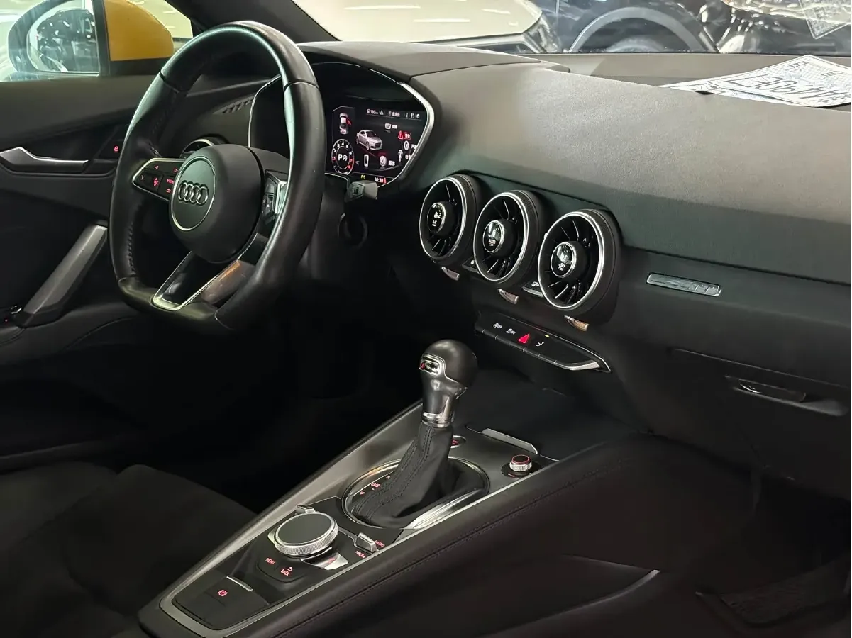 2015 Audi TT 2.0T 230HP L4 6DCT,autocango,china used car exporter,china ev exporter,chinese used car exporter,chinese used ev exporter