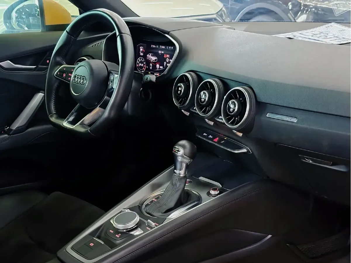 2015 Audi TT 2.0T 230HP L4 6DCT,autocango,china used car exporter,china ev exporter,chinese used car exporter,chinese used ev exporter