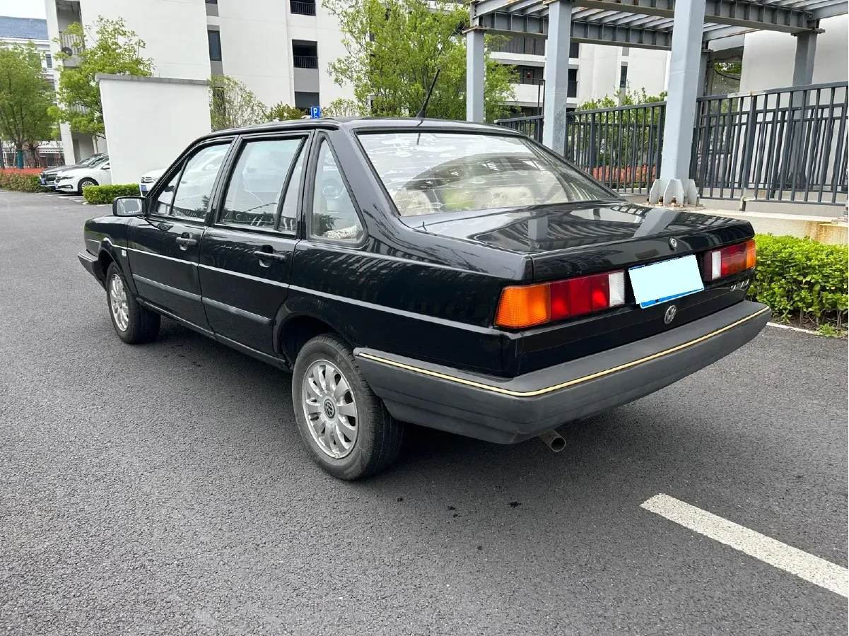 2004 Volkswagen Santana Classic 1.6L 87HP L4 5MT,autocango,china used car exporter,china ev exporter,chinese used car exporter,chinese used ev exporter