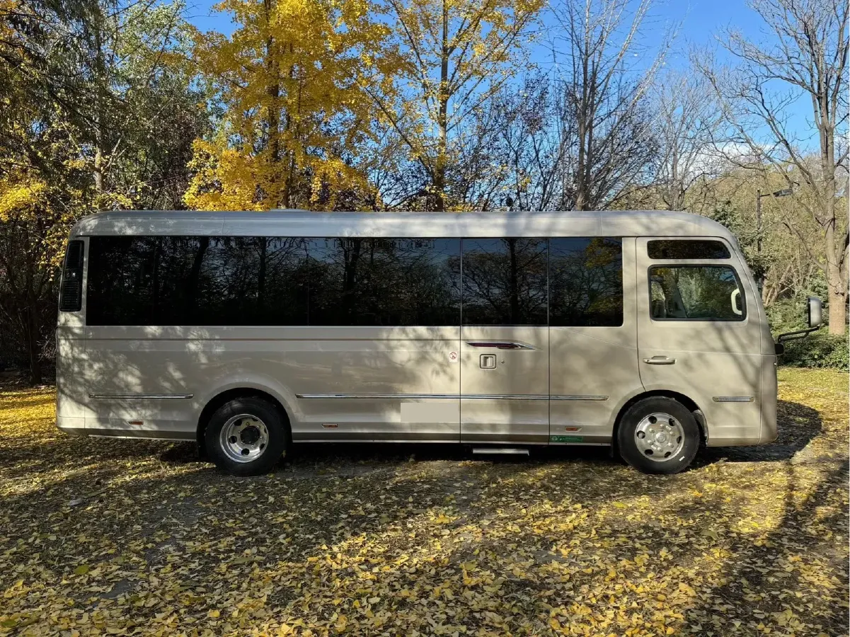 2024 HongQi GuoYue 8AT,autocango,china used car exporter,china ev exporter,chinese used car exporter,chinese used ev exporter