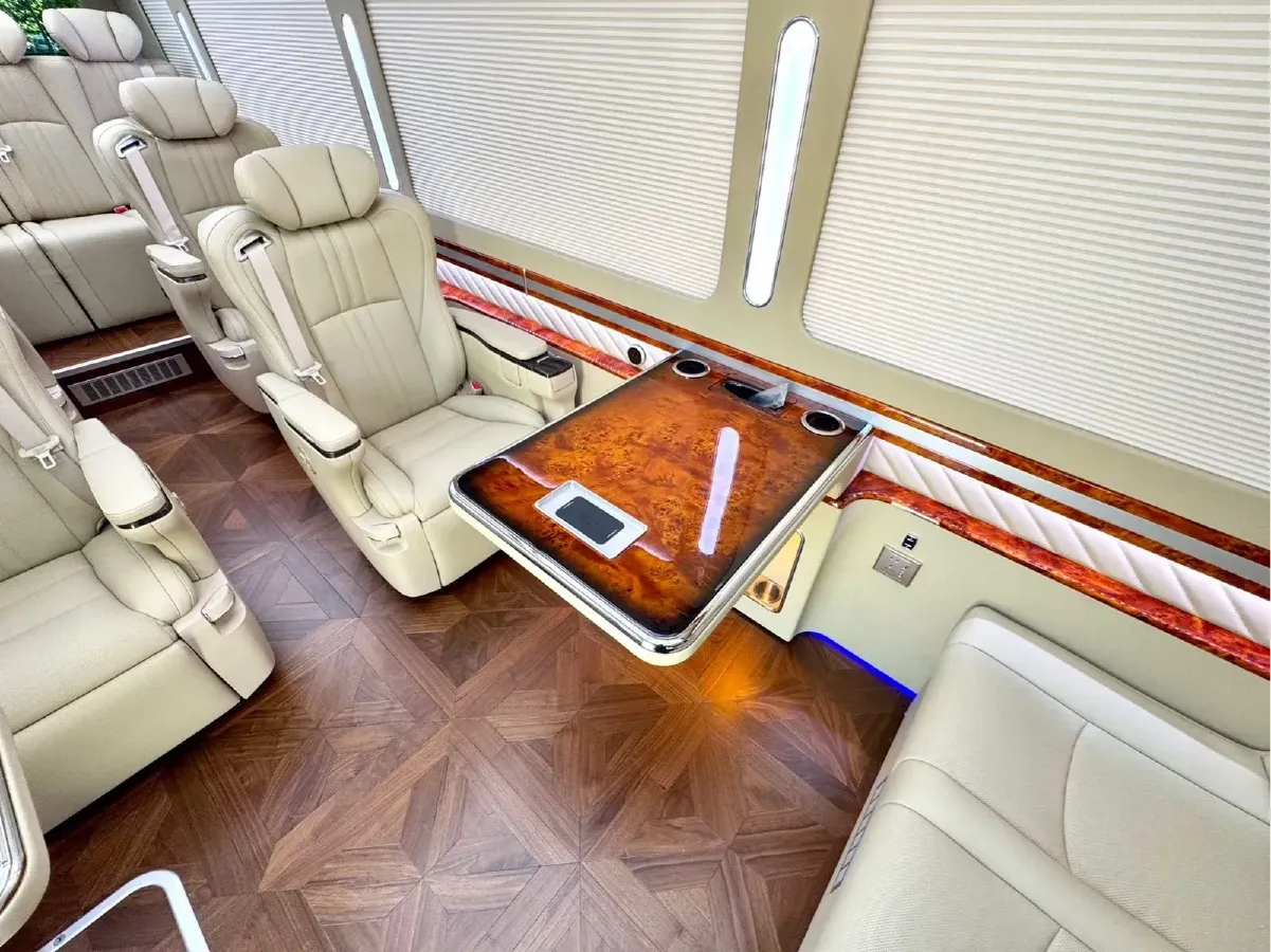 2024 HongQi GuoYue 8AT,autocango,china used car exporter,china ev exporter,chinese used car exporter,chinese used ev exporter